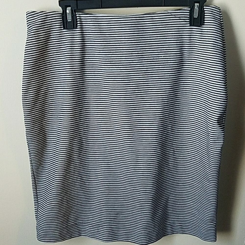 Stripped Pencil Skirt